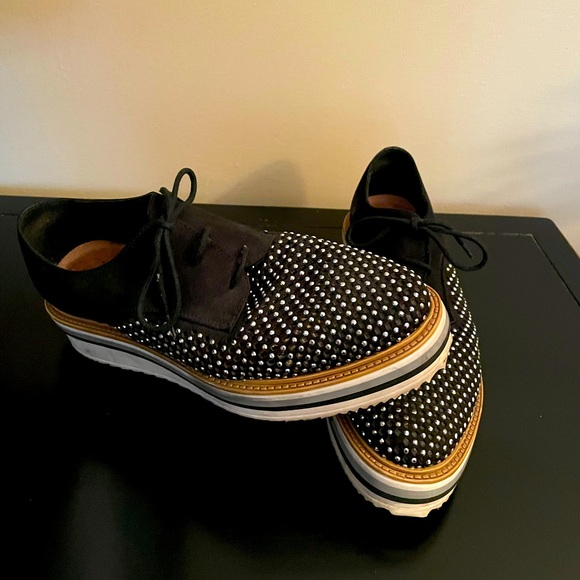 Super cute studded suede loafers - Picture 1 of 5